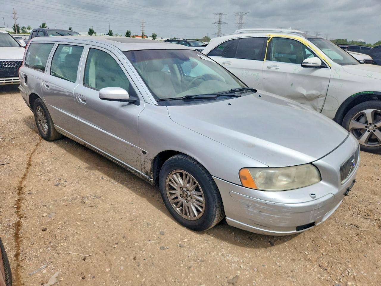 2005 VOLVO V70