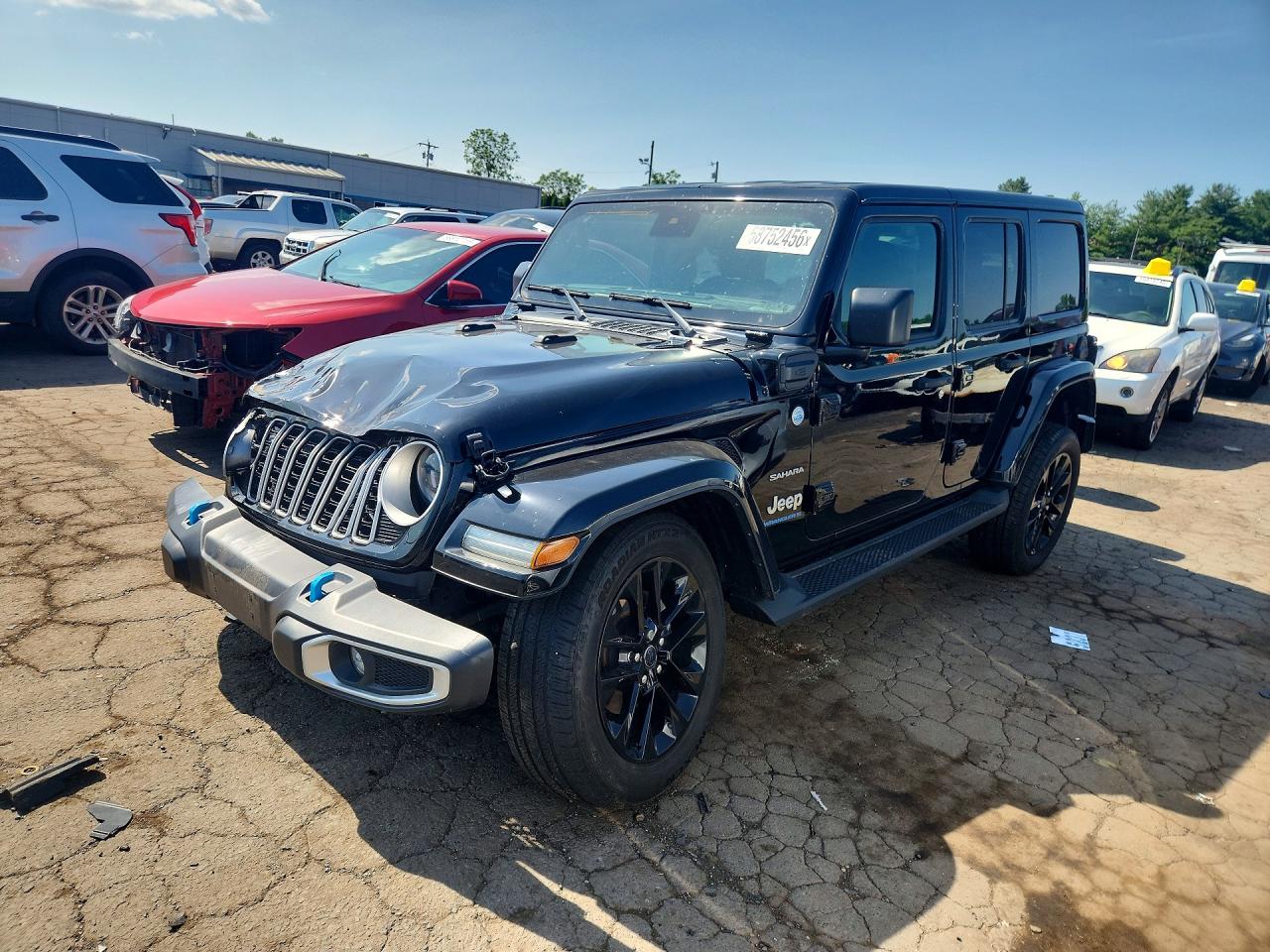 2024 JEEP WRANGLER Sahara 4XE — Front 3/4