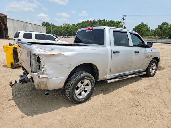 2017 RAM 1500 ST CREW CAB 4X2