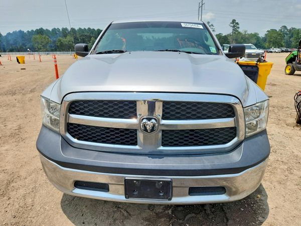 2017 RAM 1500 ST CREW CAB 4X2