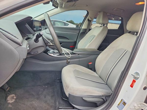 2021 HYUNDAI SONATA SE