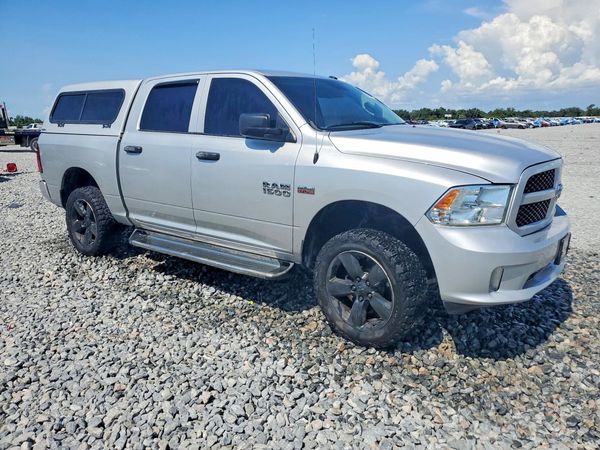 2015 RAM 1500 ST