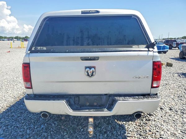 2015 RAM 1500 ST