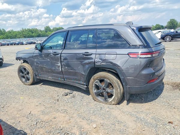 2025 JEEP GRAND CHEROKEE Laredo, Altitude