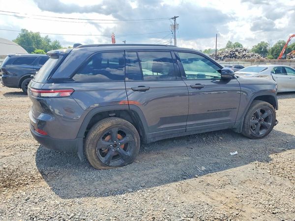 2025 JEEP GRAND CHEROKEE Laredo, Altitude