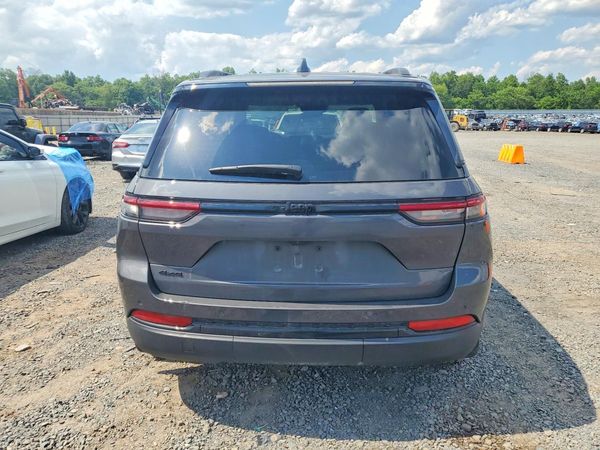 2025 JEEP GRAND CHEROKEE Laredo, Altitude