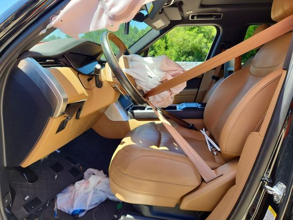 2025 LAND ROVER RANGEROVER SE — DENT