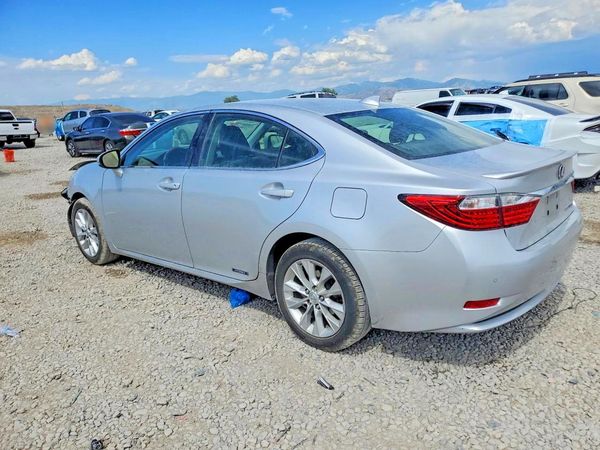 2015 LEXUS ES 300h