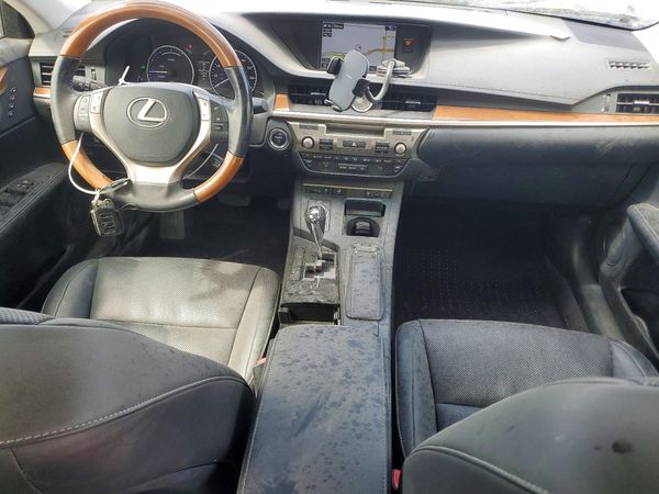 2015 LEXUS ES 300h