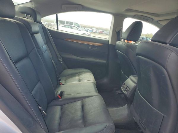 2015 LEXUS ES 300h