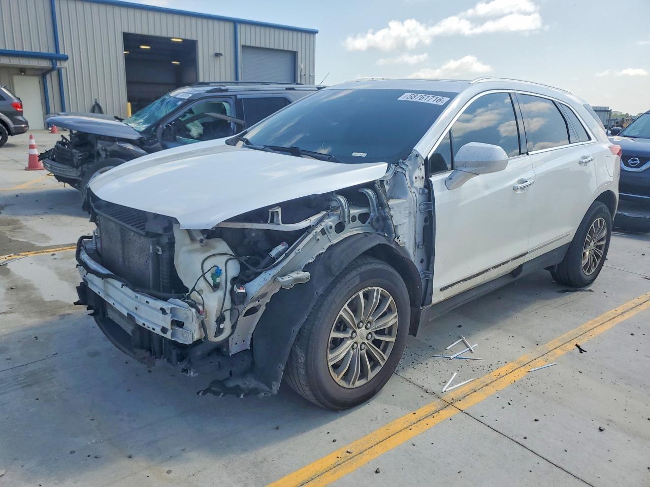 2017 CADILLAC XT5 Luxury