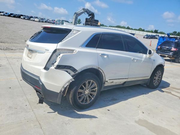 2017 CADILLAC XT5 Luxury