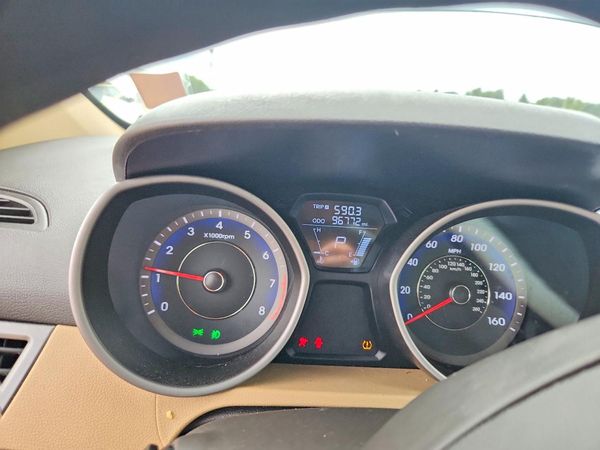 2013 HYUNDAI ELANTRA
