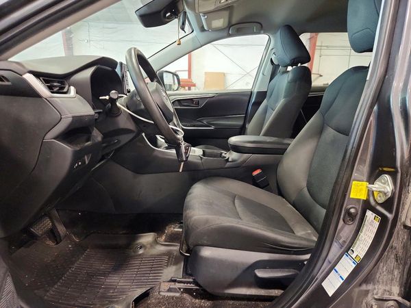 2021 TOYOTA RAV4 LE