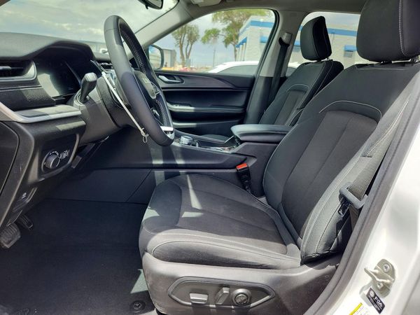 2023 JEEP GRAND CHEROKEE L LAREDO 4X4