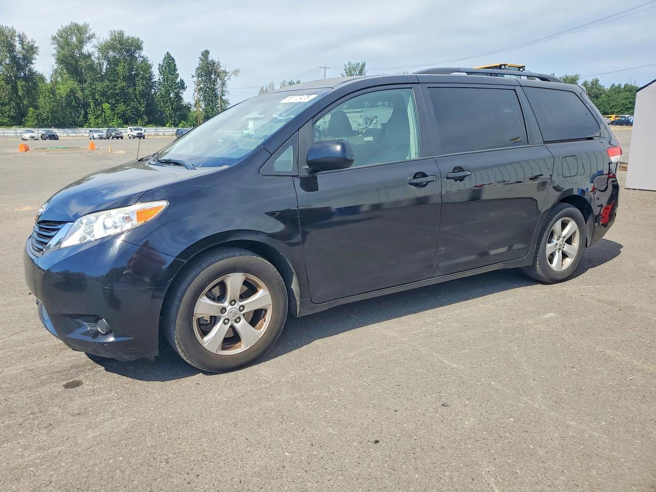 2013 TOYOTA SIENNA
