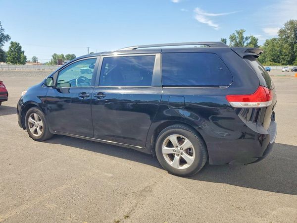 2013 TOYOTA SIENNA