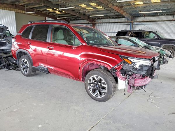 2025 SUBARU FORESTER Premium