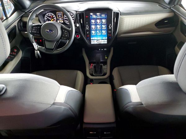 2025 SUBARU FORESTER Premium