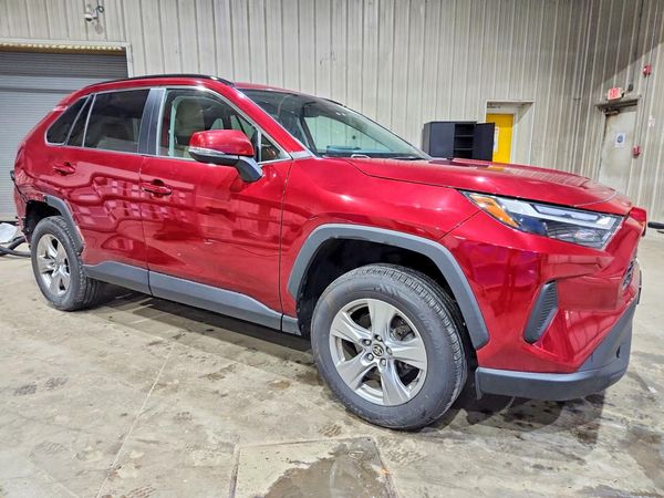 2022 TOYOTA RAV4 XLE
