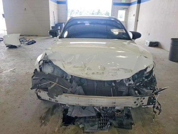 2017 LEXUS IS 200t