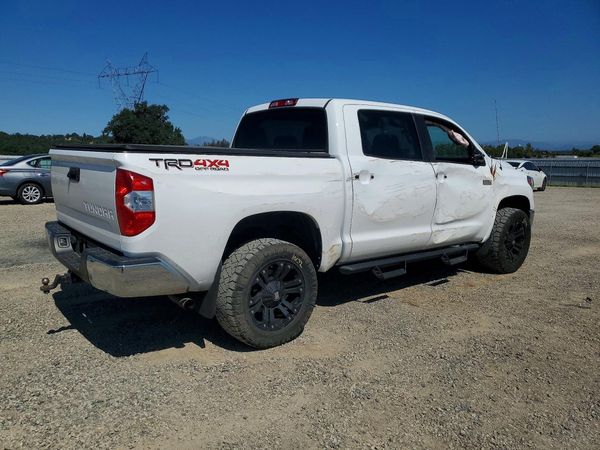 2018 TOYOTA TUNDRA SR5