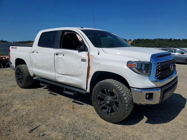 2018 TOYOTA TUNDRA SR5