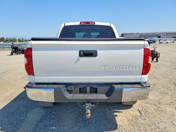 2018 TOYOTA TUNDRA SR5