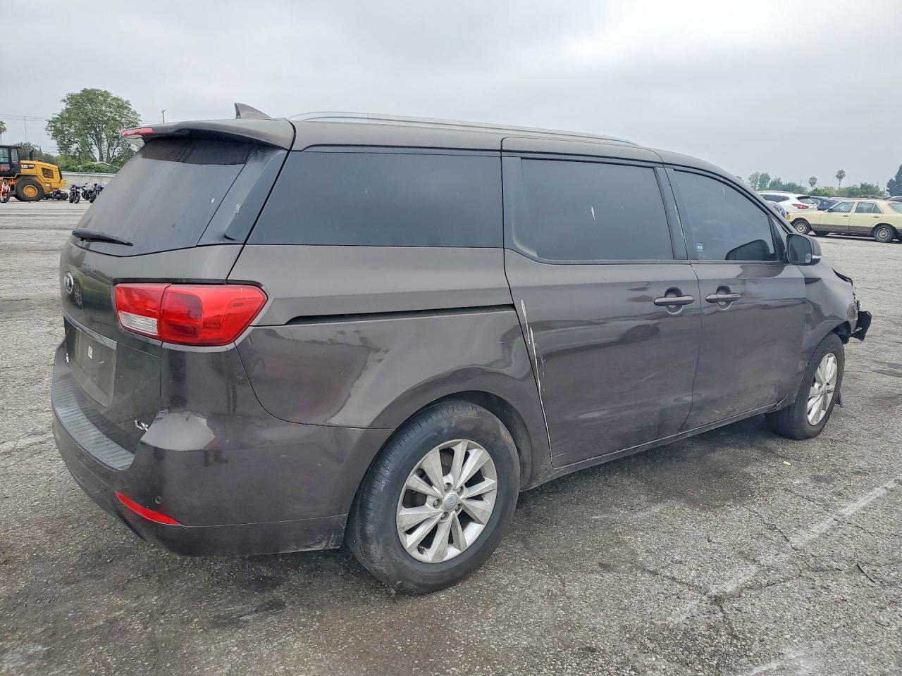 2015 KIA SEDONA GL - Middle-low