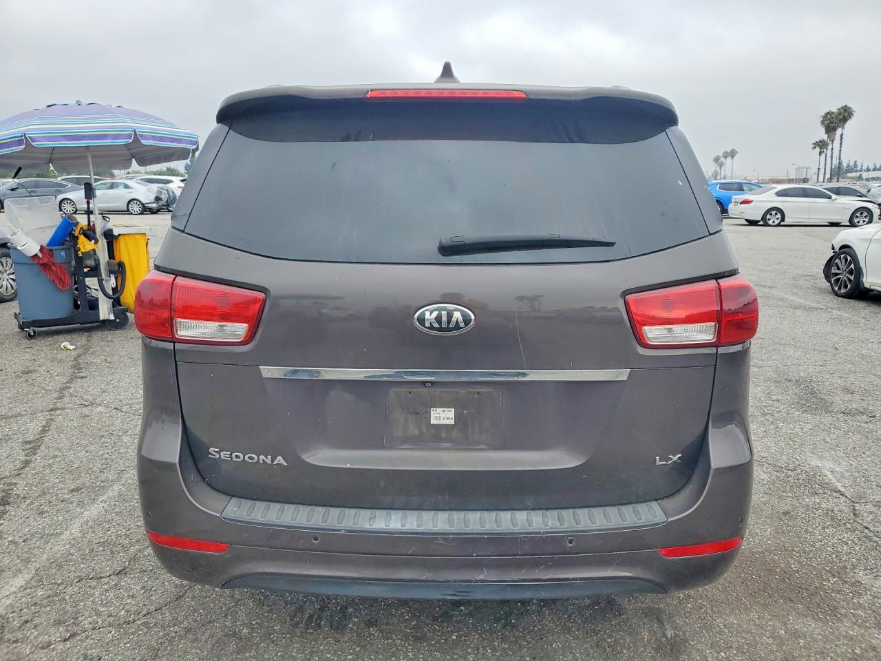 2015 KIA SEDONA GL - Middle-low