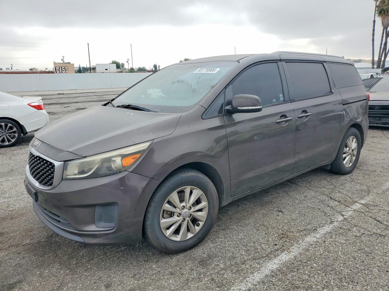 2015 KIA SEDONA GL - Middle-low