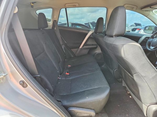 2016 TOYOTA RAV4 LE (X Grade)