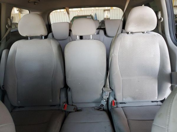 2016 KIA SEDONA