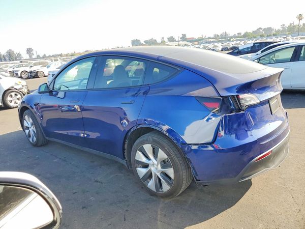 2024 TESLA MODEL Y