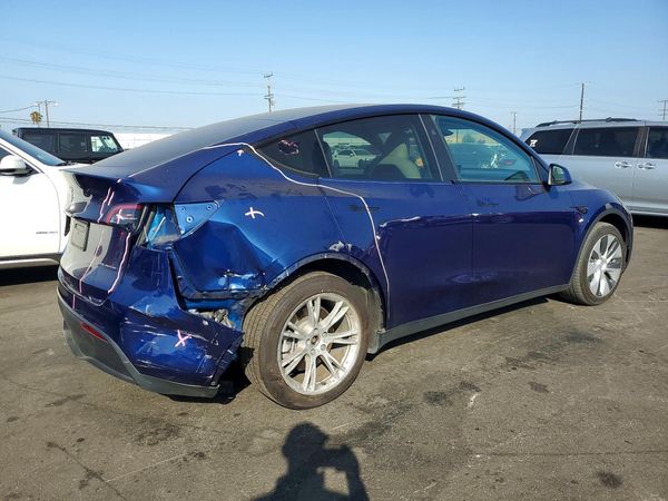 2024 TESLA MODEL Y