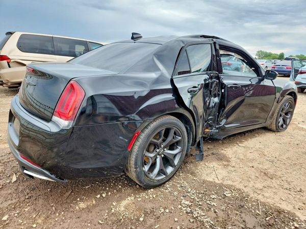 2021 CHRYSLER 300