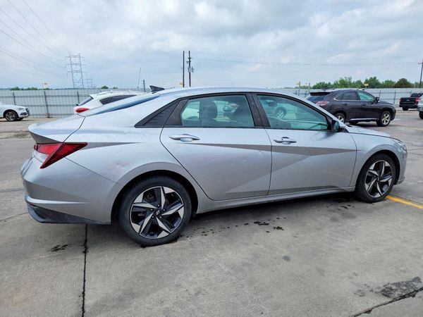 2023 HYUNDAI ELANTRA SEL w/Convenience Pkg