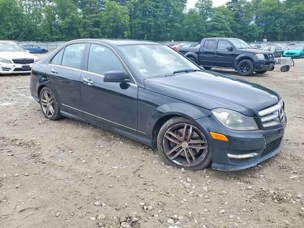 2013 MERCEDES-BENZ C C300