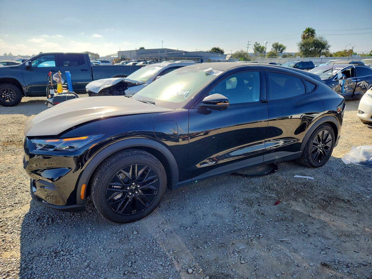 2025 FORD MUSTANG Select — Front 3/4