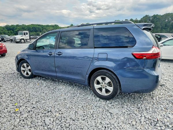 2016 TOYOTA SIENNA