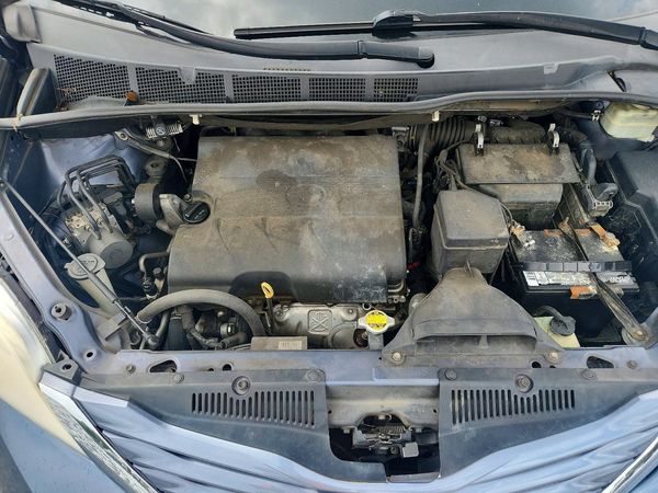 2016 TOYOTA SIENNA
