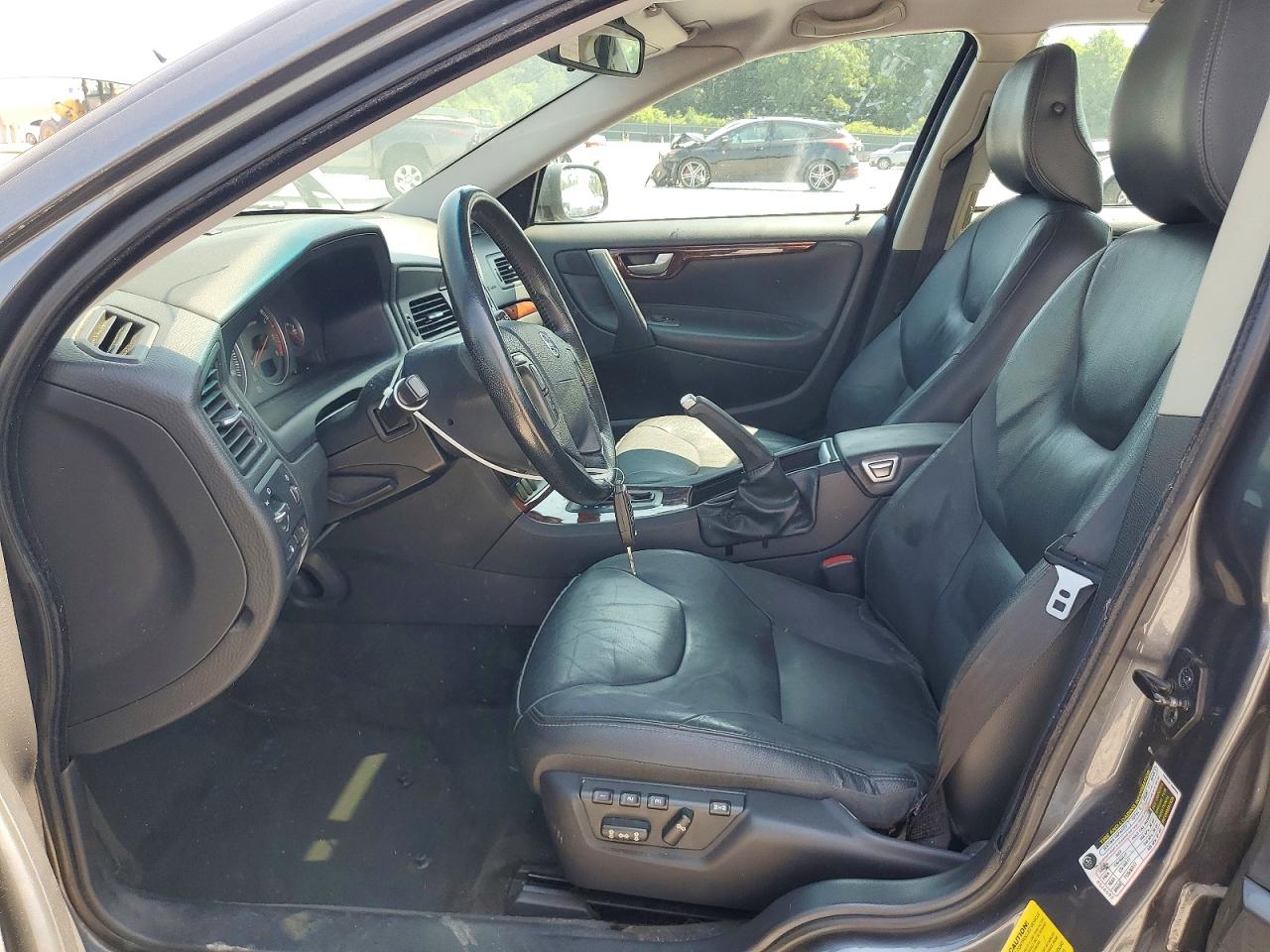 2007 VOLVO V70