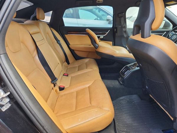 2018 VOLVO S90 Momentum