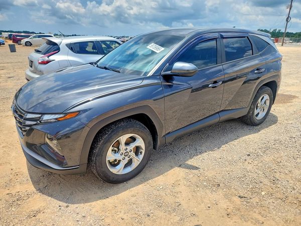 2023 HYUNDAI TUCSON SE