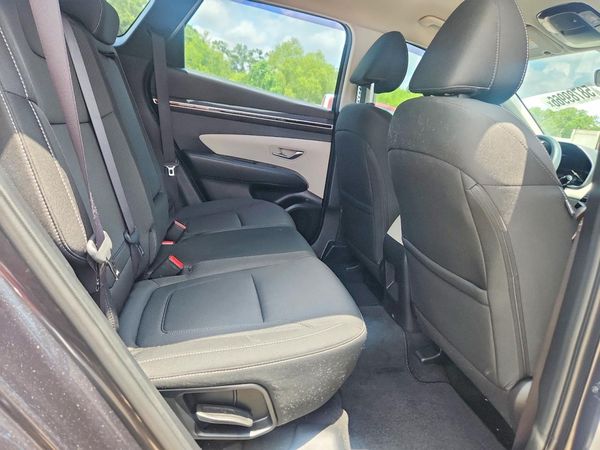 2023 HYUNDAI TUCSON SE