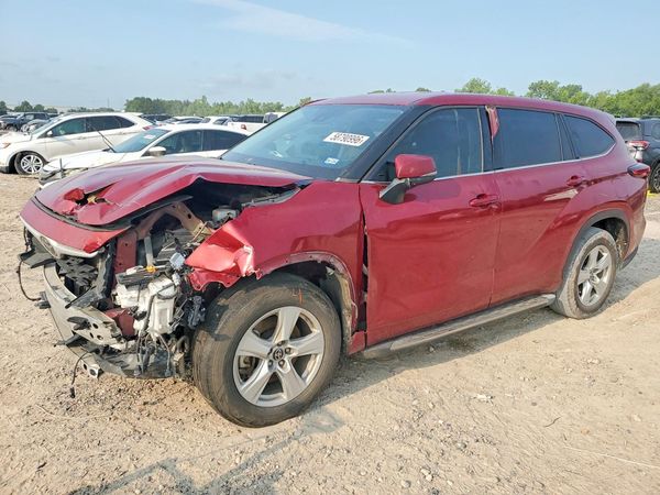 2022 TOYOTA HIGHLANDER LE