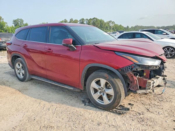 2022 TOYOTA HIGHLANDER LE
