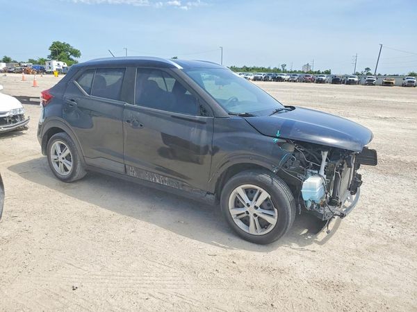 2018 NISSAN KICKS