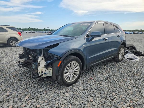 2024 CADILLAC XT4 Luxury