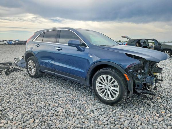 2024 CADILLAC XT4 Luxury